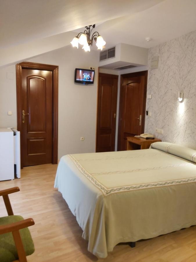 Hostal Virgen Del Villar Laguna de Duero Zewnętrze zdjęcie