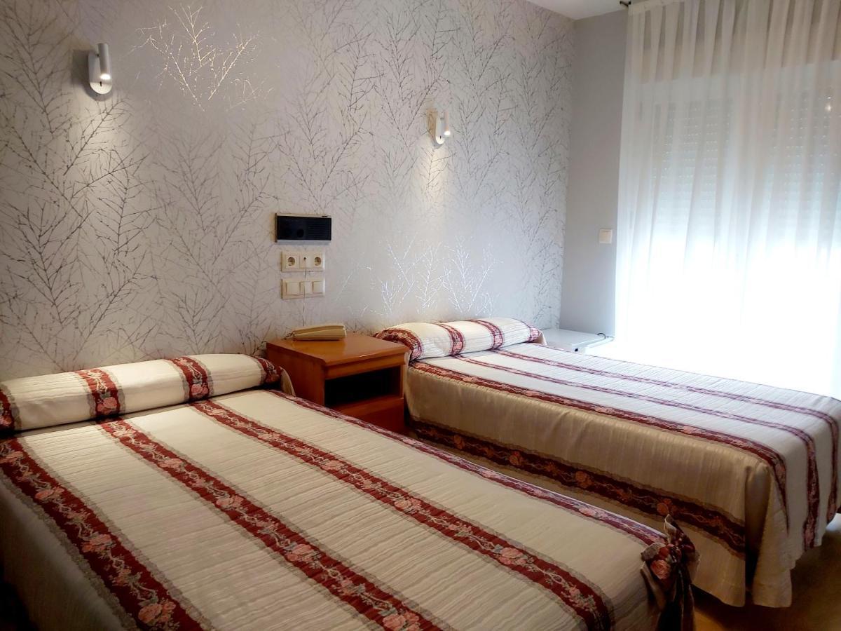 Hostal Virgen Del Villar Laguna de Duero Zewnętrze zdjęcie