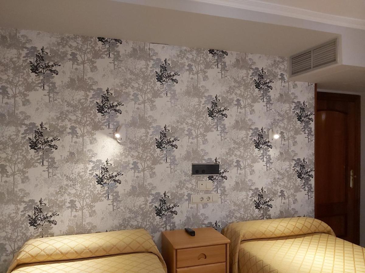 Hostal Virgen Del Villar Laguna de Duero Zewnętrze zdjęcie