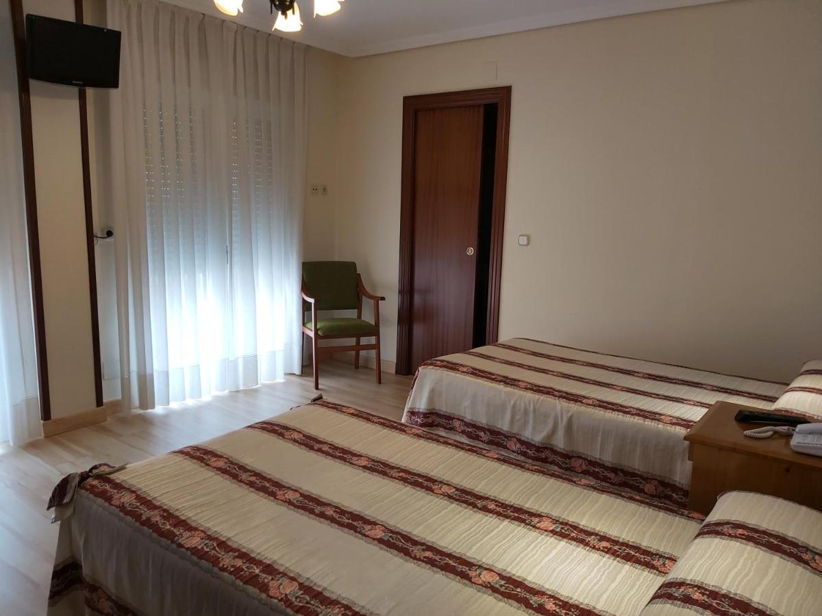 Hostal Virgen Del Villar Laguna de Duero Zewnętrze zdjęcie